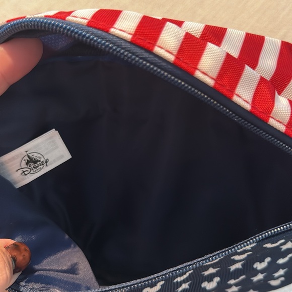 Moving - Picture 3 of 3